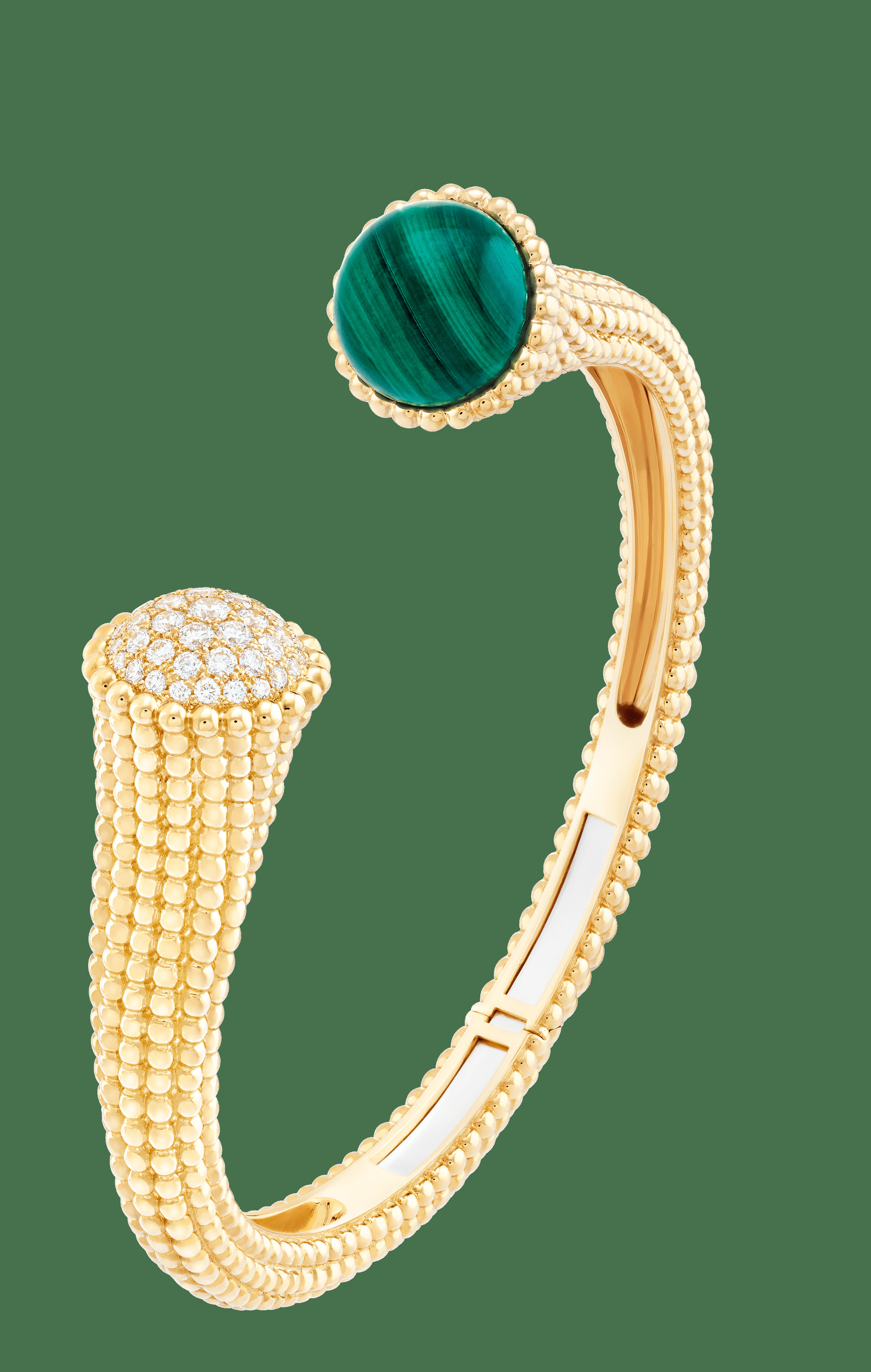 Браслет Perlée couleurs, желтое золото, малахит, бриллианты, большая модель.
