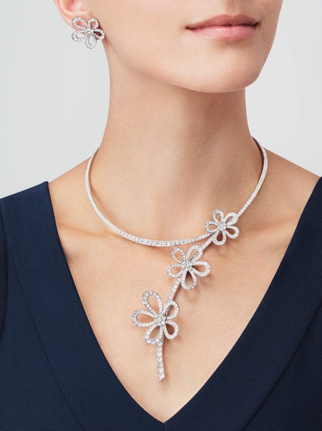 Flowerlace necklace and earrings, white gold, diamoFlowerlace necklace and earrings, white gold, diamonds, Van Cleef & Arpelsnds, Van Cleef & Arpels
