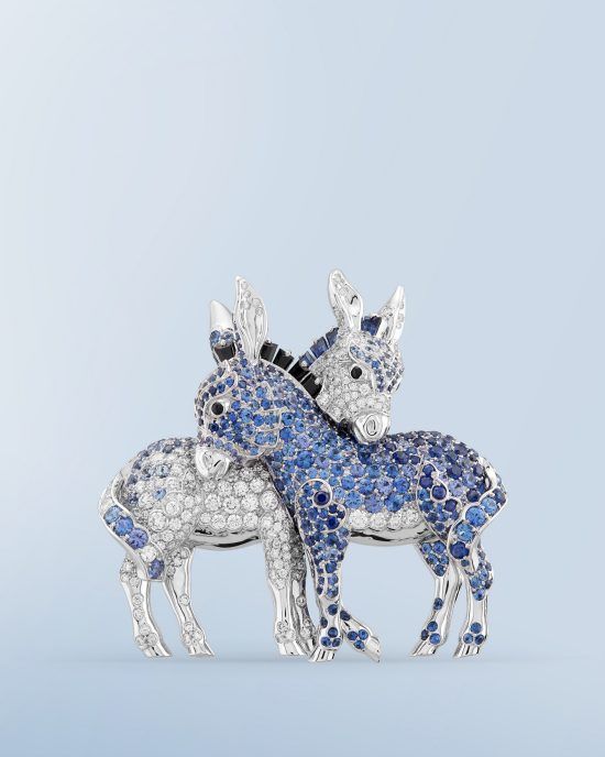 Ânes clip, white gold, blue and mauve sapphires, black spinels, diamonds. Noah’s Ark as told by Van Cleef & Arpels, Van Cleef & Arpels