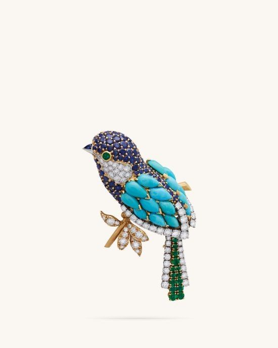 Turtle clip, 1955, yellow gold, round blue sapphires, cushion-cut pink sapphire, one cushion-cut pink sapphire (origin: Sri Lanka). Heritage collection, Van Cleef & Arpels