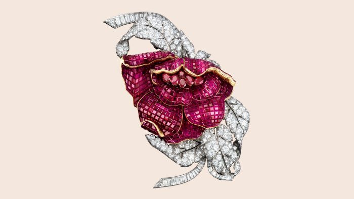 Peony clip, 1937, Platinum, yellow gold, rubies, Mystery Set rubies, diamonds, Van Cleef & Arpels Collection