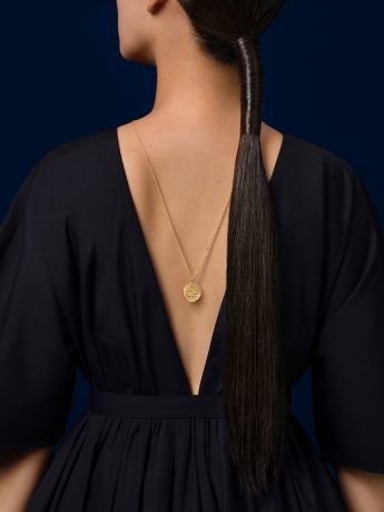 Zodiaque medal Librae (Libra), yellow gold. Zodiaque collecion, Van Cleef & Arpels